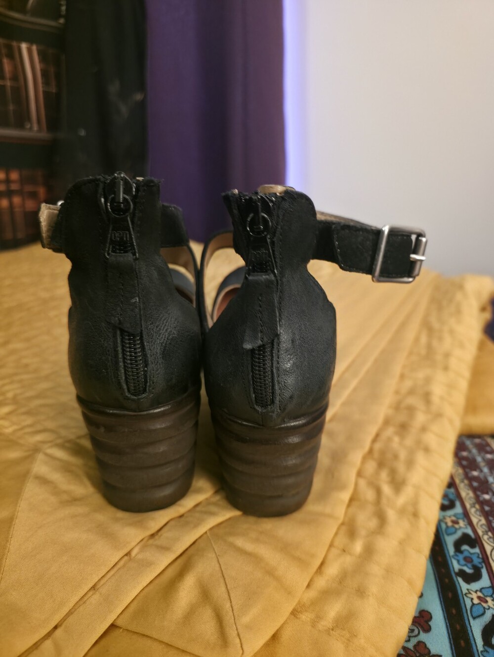 Miz Mooz Black Leather Double-Strap Heels Size 8.5 - Picture 6 of 10